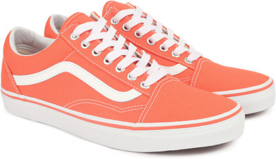

Vans OLD SKOOL Sneakers For Men(Orange, White, (canvas) cherry tomato/true white