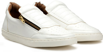 

Escaro Sneakers For Men(White