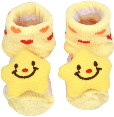 

GoodStart Yellow & White Fancy Booties Cum Socks For New Born Booties(Toe to Heel Length - 8 cm Yellow & White)
