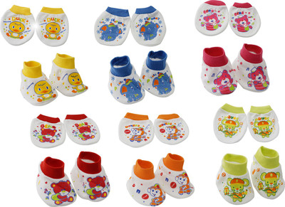 

Aarushi Cotton Baby Booties and Mittens(Multicolor)