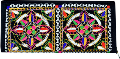 Paradox Casual Black Clutch