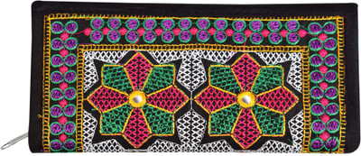 

Paradox Casual Black Clutch