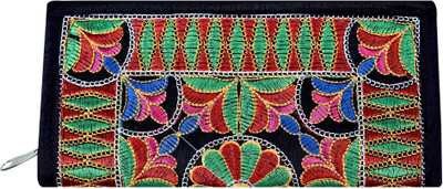 

Paradox Casual Black Clutch