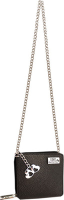 

I DEFINE YOU Party Black Clutch