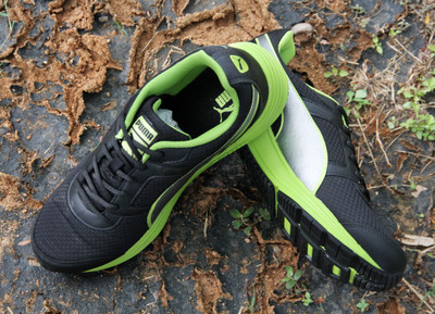 

Puma Harbour Fashion DP Men Running Shoes For Men(Black, Black-puma silver-lime punch