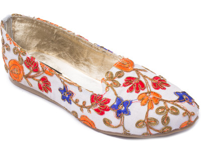 

Hamlyn Casuals For Women(White