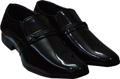 

xtepe Slip On For Men(Black