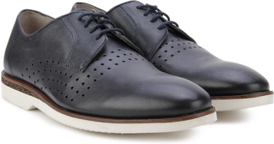 

Clarks Tulik Edge Navy Leather Boat Shoes For Men(Blue