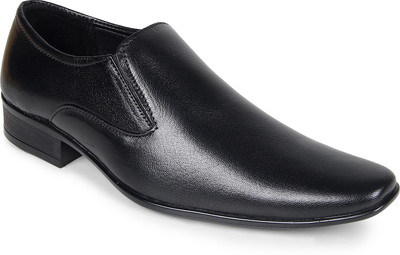 

Zapatoz Slip On For Men(Black