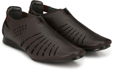 

HEERA SOHAN BLACK SANDAL SHOES Casuals For Men(Black