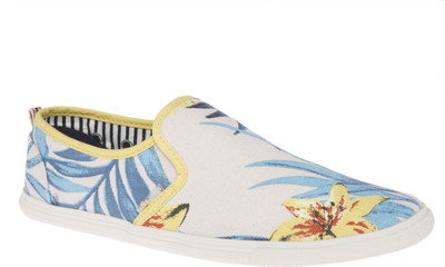 

Jack & Jones Canvas Shoes For Men(Multicolor, Salmon