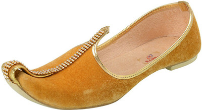 

Ramraj Wedding & Sherwani Slip On For Men(Yellow