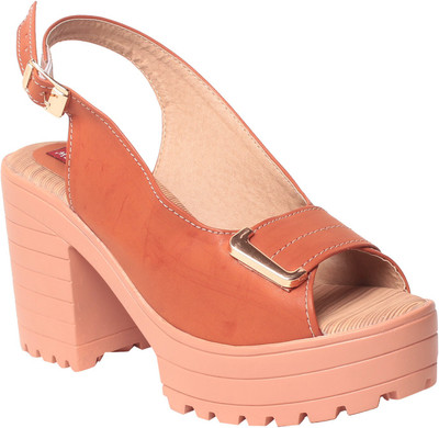 

MSC Women Tan Heels