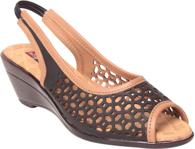 

MSC Women Black Wedges