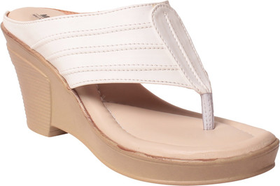 

MSC Women White Wedges