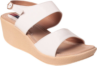 

MSC Women White Wedges