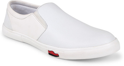 

Zapatoz Sneakers For Men(White