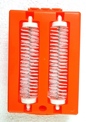 

Pin to Pen Plastic Wet and Dry Brush(Red, Pack of 1)