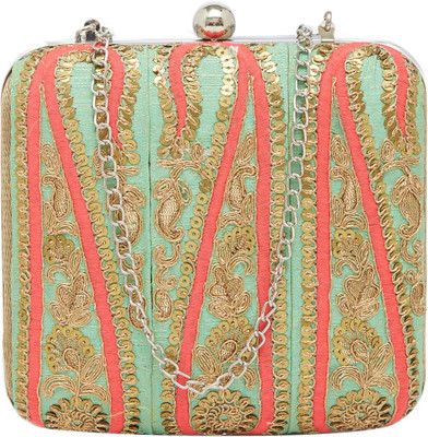 

Tarusa Casual Green Clutch