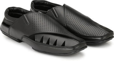 

LAYASA Men GRAY Sandals