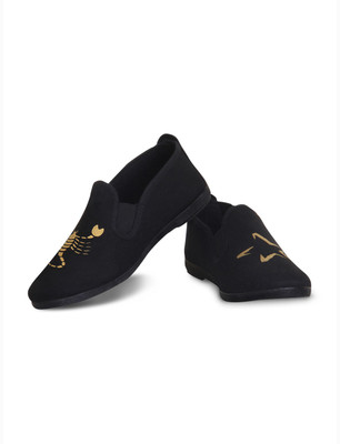 

Scentra Casuals For Women(Black