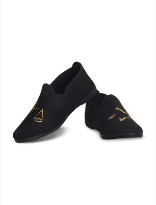 

Scentra Casuals For Women(Black