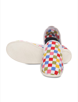 

Scentra LONDON Loafers For Women(Multicolor, Colourfull checks