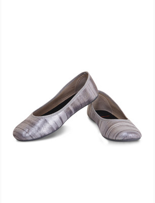 

Scentra PARIS Loafers For Women(Silver