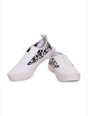 

Scentra DALLAS Loafers For Men(White, Graphic white