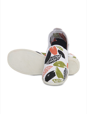 

Scentra LONDON Loafers For Women(Orange, Orange leafs