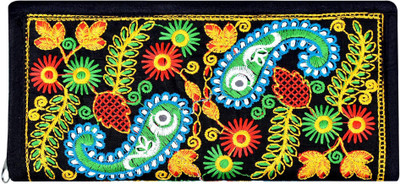 Paradox Casual Black Clutch