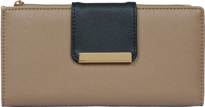 

Diana Korr Casual Brown Clutch