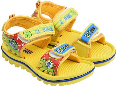 

Hotland Boys Velcro Sports Sandals(Yellow