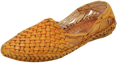 

Ramraj Kolapuri Leather Mojari Jutis For Men(Tan, Yellow