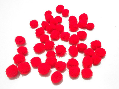 

GOELX Pom Pom balls for crafts,decorations,jewellery making,accessories,bags. Pack of 100 Red balls