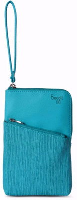 

Baggit Casual Green Clutch