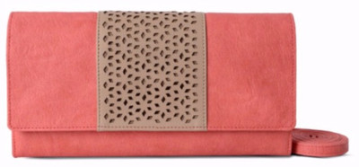 

Baggit Casual Pink Clutch