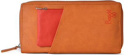 

Baggit Casual Yellow Clutch