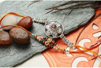 

Little India Bracelet Set(1 Silver Rakhi,1 Mauli Rakhi,1 Pooja Coin,1 Greeting Card)
