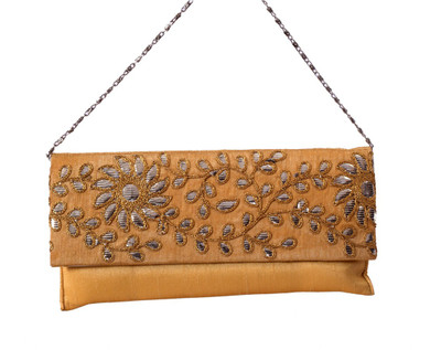 

Pretty Krafts Party Gold Clutch