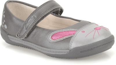 

Clarks Girls Velcro Strappy Sandals(Black, Black combi