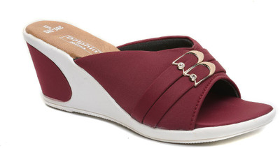 

Dolphin Miles Women Maroon Wedges