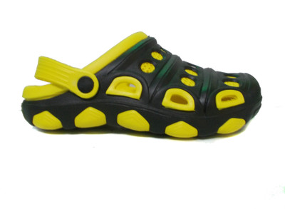 

Manthan Slippers, Black