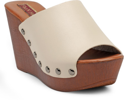 

Flat n Heels Women Beige Wedges