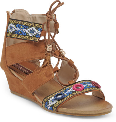 

Flat n Heels Women Tan Wedges