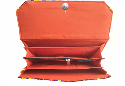 

Minky's Decor Party Multicolor Clutch
