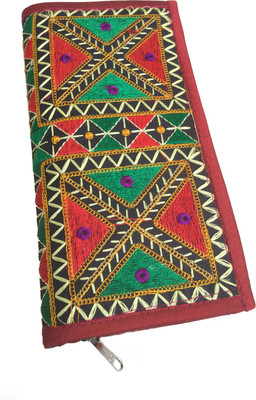 

Minky's Decor Party Multicolor Clutch