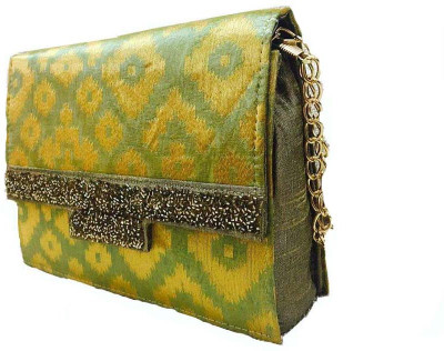 

CRAFTBAZAAR Party Green Clutch