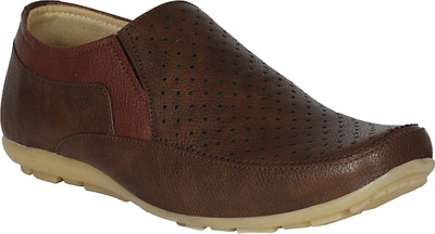 

UrbanwhiZ Hawkish_Range For Men(Brown