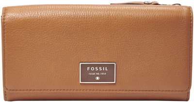 

Fossil Beige Clutch
